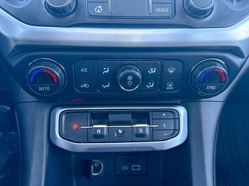 Used 2021 GMC Acadia SLT w/ Elevation Edition image 30