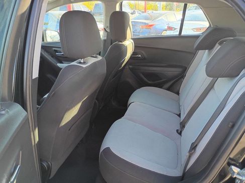 Used 2020 Chevrolet Trax LS image 14