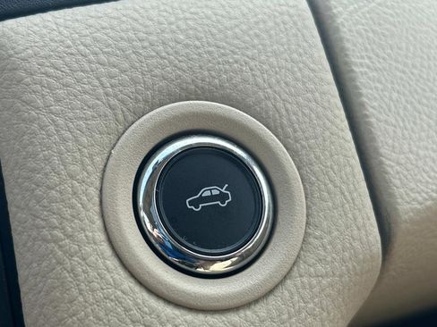 Used 2015 Ford Taurus SEL w/ Equipment Group 201A image 30