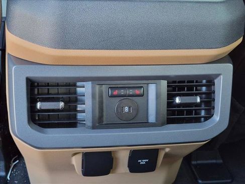 Used 2024 Ford F250 Lariat w/ Lariat Ultimate Package AWD/4WD image 16