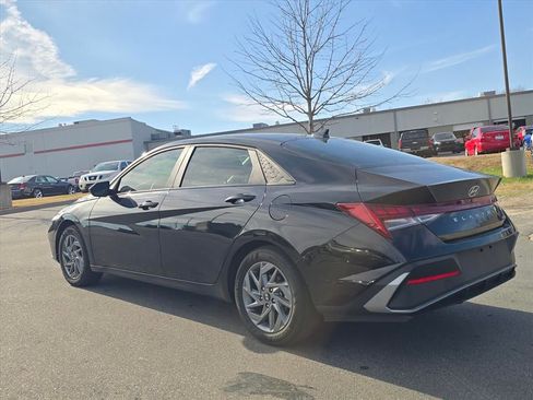 Certified 2025 Hyundai Elantra Blue image 5