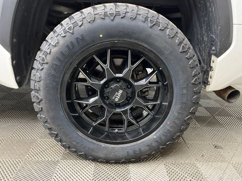 Used 2022 Toyota Tundra SR5 AWD/4WD image 30