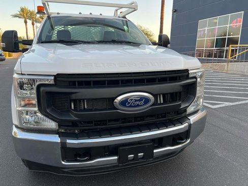 Used 2020 Ford F350 XL w/ Power Equipment Group RWD image 3