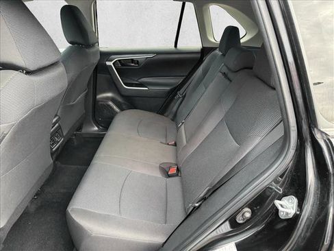 Used 2024 Toyota RAV4 LE AWD/4WD image 17