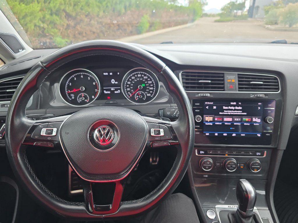Used 2019 Volkswagen Golf Alltrack S AWD/4WD image 3