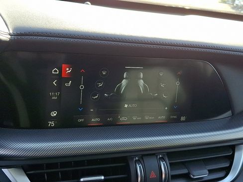 Used 2024 Alfa Romeo Stelvio Ti image 17