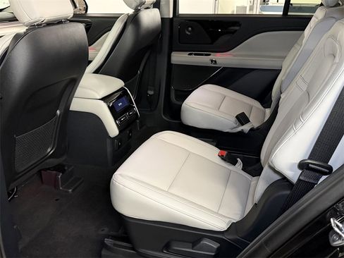 New 2026 Lincoln Aviator Reserve image 18