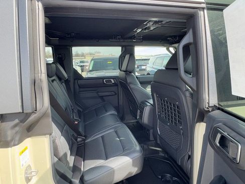 New 2026 Ford Bronco Badlands image 5