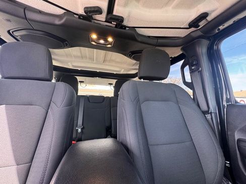Used 2019 Jeep Wrangler Unlimited Sport AWD/4WD image 23