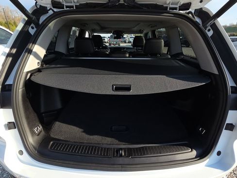 Used 2024 Jeep Grand Cherokee Limited w/ Luxury Tech Group II image 15