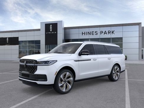 New 2026 Lincoln Navigator L Black Label AWD/4WD image 1