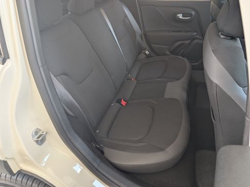 Used 2023 Jeep Renegade Altitude AWD/4WD image 19