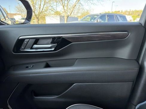 New 2026 Chevrolet Tahoe Premier w/ Sun And Tow Package AWD/4WD image 27