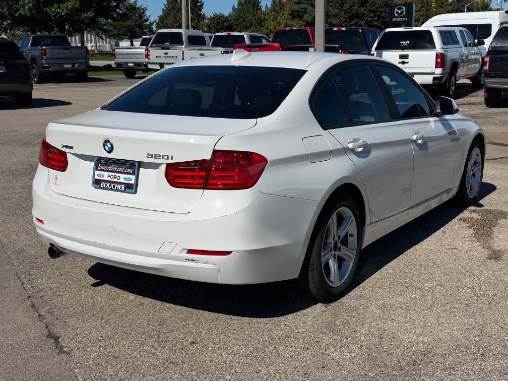 Used 2014 BMW 320i xDrive Sedan AWD/4WD image 5