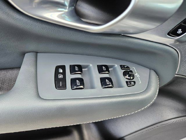 Certified 2024 Volvo XC90 B6 Ultimate w/ Lounge Package AWD/4WD image 23