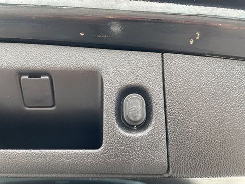 Used 2018 GMC Yukon XL Denali w/ Open Road Package image 12