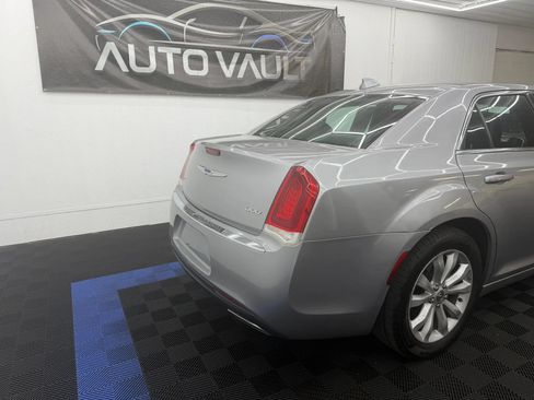 Used 2017 Chrysler 300 Limited AWD/4WD image 2