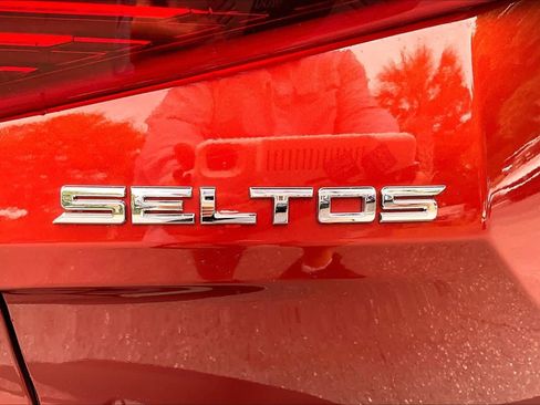 Used 2021 Kia Seltos S AWD/4WD image 30