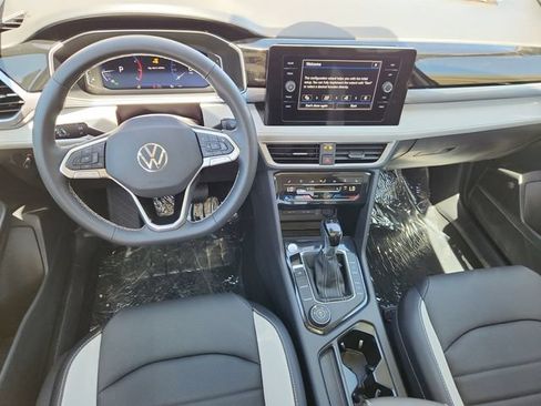 New 2026 Volkswagen Taos SEL AWD/4WD image 9