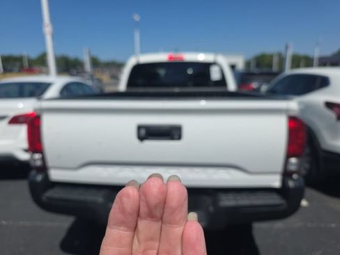 Used 2021 Toyota Tacoma SR RWD image 5