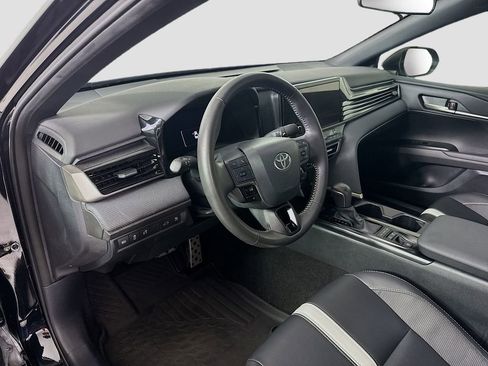 Certified 2025 Toyota Camry SE FWD image 9