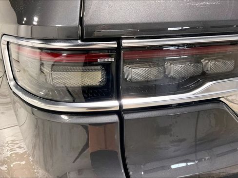 Used 2022 Jeep Grand Wagoneer Series II w/ Premium Group II AWD/4WD image 39
