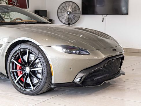 Used 2023 Aston Martin V8 Vantage Coupe image 3