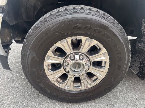 Used 2019 Ford F250 XLT w/ XLT Premium Package image 10