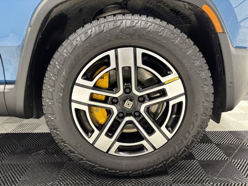 Used 2023 Rivian R1T Adventure image 11