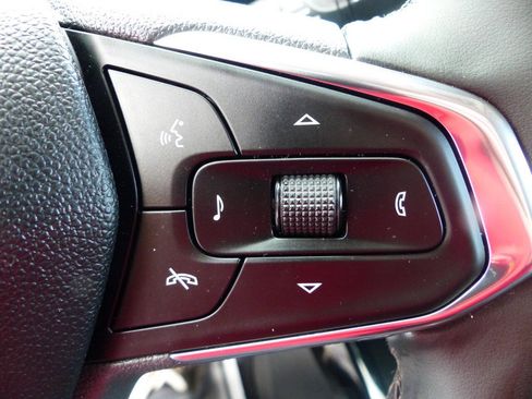 Used 2025 Chevrolet Trax ACTIV w/ Driver Confidence Package FWD image 28
