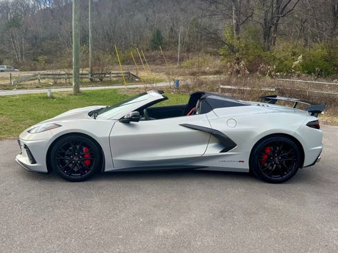 Used 2023 Chevrolet Corvette Stingray Convertible image 8