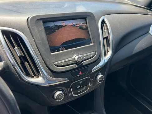 Used 2020 Chevrolet Equinox LT FWD image 19