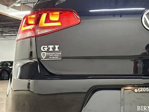 Used 2016 Volkswagen GTI SE FWD image 16