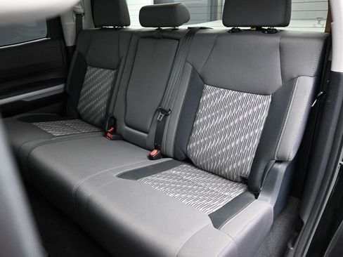 Used 2018 Toyota Tundra SR5 image 9