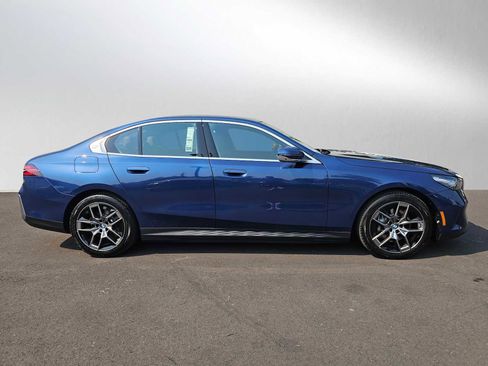 Used 2026 BMW i5 eDrive40 image 2