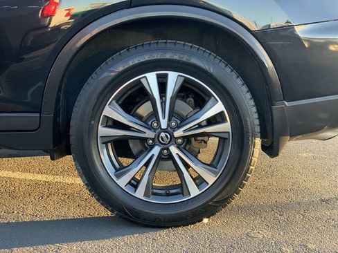 Used 2020 Nissan Rogue SV w/ Premium Package image 32