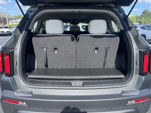 Certified 2022 Kia Sorento S w/ Panoramic Sunroof Package AWD/4WD image 40
