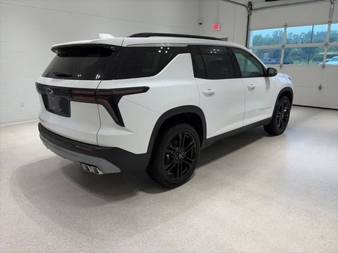New 2027 Chevrolet Traverse LT w/ LPO, Floor Liner Package AWD/4WD image 6
