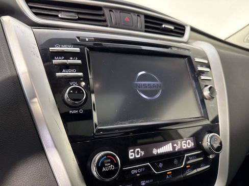 Used 2017 Nissan Murano SV w/ Premium Package AWD/4WD image 6