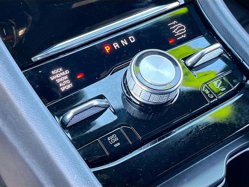 Certified 2022 Jeep Grand Cherokee L Overland image 17