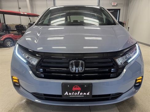 Used 2023 Honda Odyssey Sport image 2