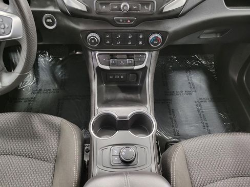 Used 2024 GMC Terrain SLE image 18