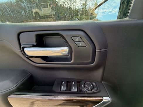 Used 2021 Chevrolet Silverado 1500 LT Trail Boss w/ Convenience Package II AWD/4WD image 18