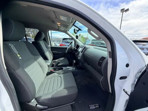 Used 2018 Nissan Frontier PRO-4X AWD/4WD image 19