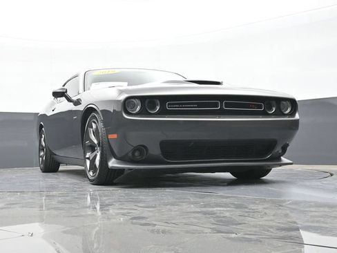 Used 2019 Dodge Challenger R/T RWD image 48