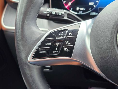 Used 2024 Mercedes-Benz GLC 300 4MATIC image 30