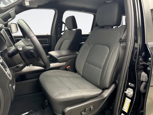 Used 2022 RAM 1500 Big Horn AWD/4WD image 11