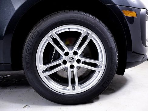 Used 2026 Porsche Macan AWD/4WD image 21