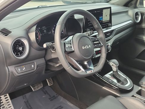 Used 2024 Kia Forte GT-Line w/ GT-Line Premium Package image 7