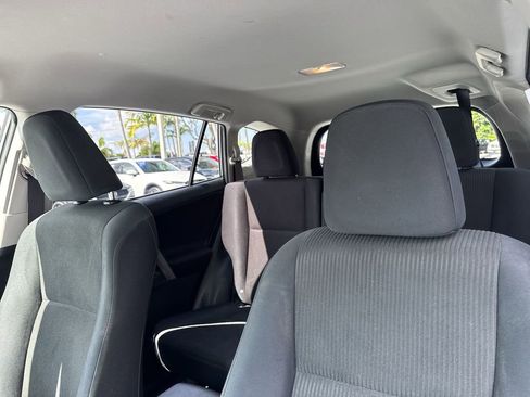 Used 2017 Toyota RAV4 LE FWD image 41